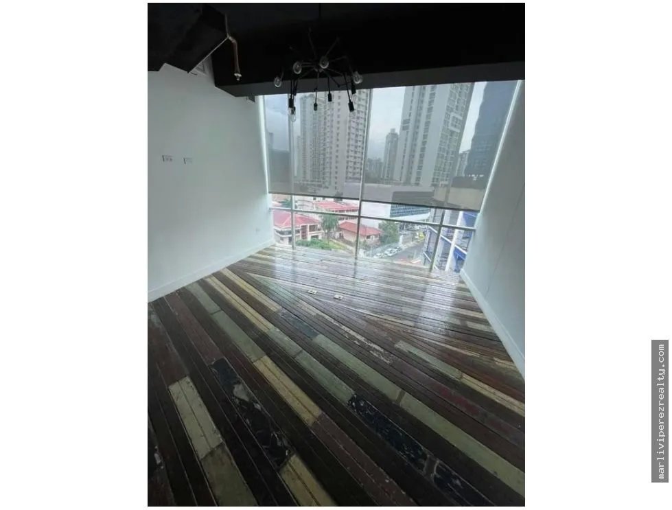 Venta de local/oficina en Área Bancaria Bella Vista