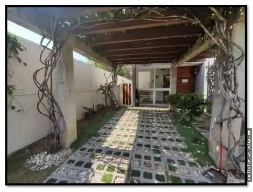 Venta de residencia en San José, San Carlos