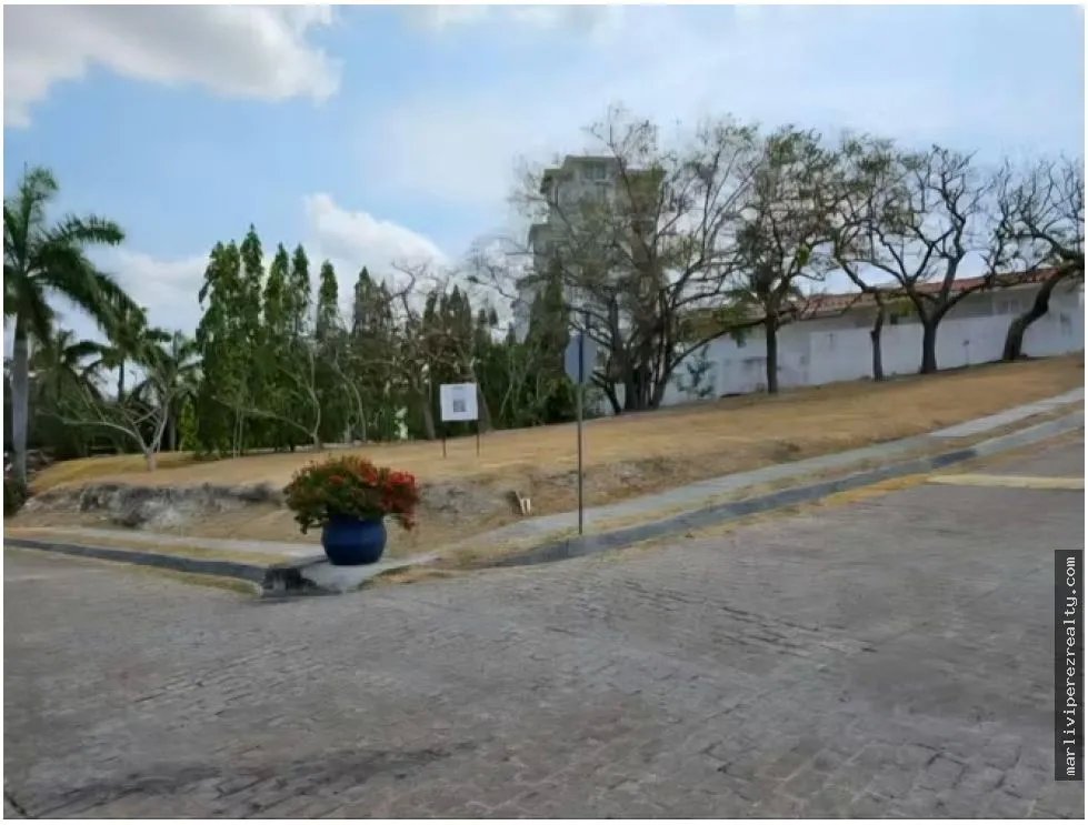 Venta de terreno en Punta Barco