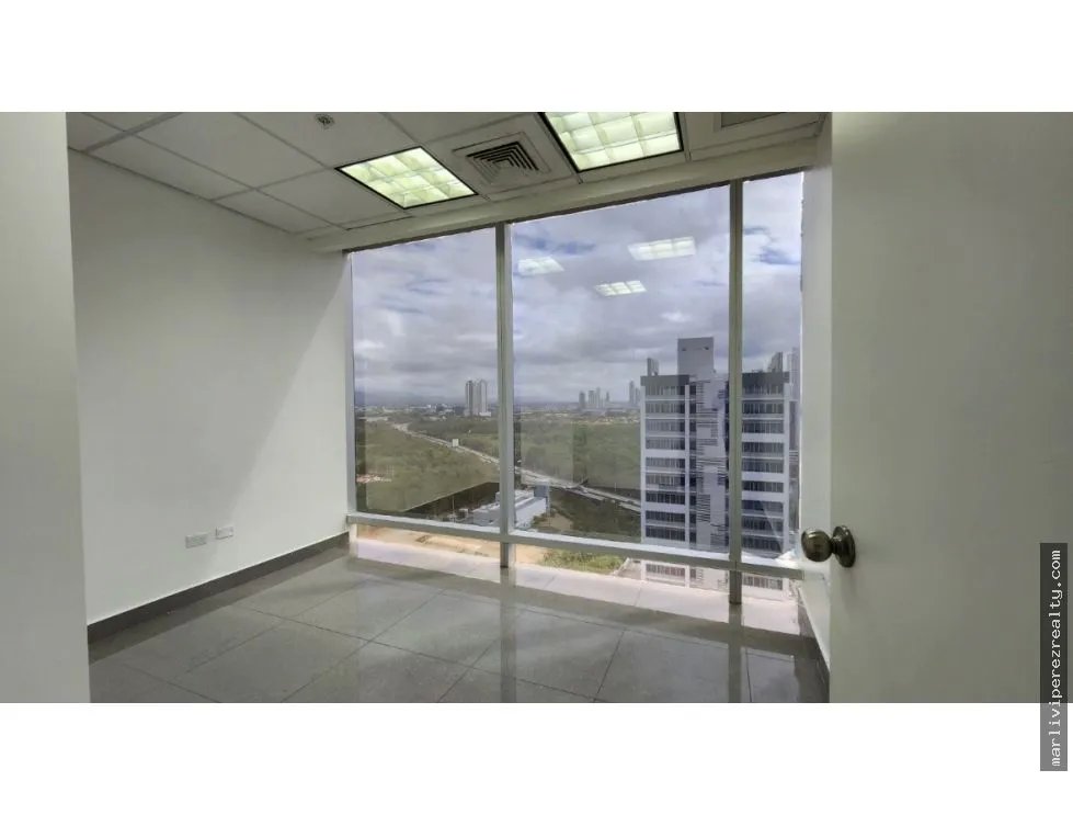 Office for rent in Costa del Este
