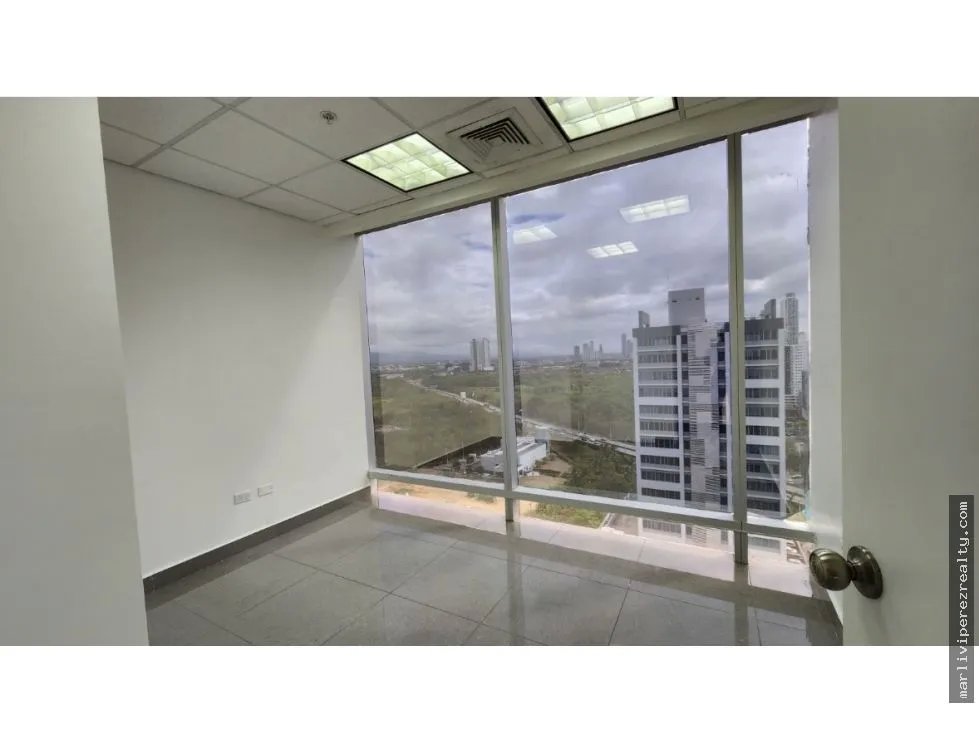 Office for rent in Costa del Este