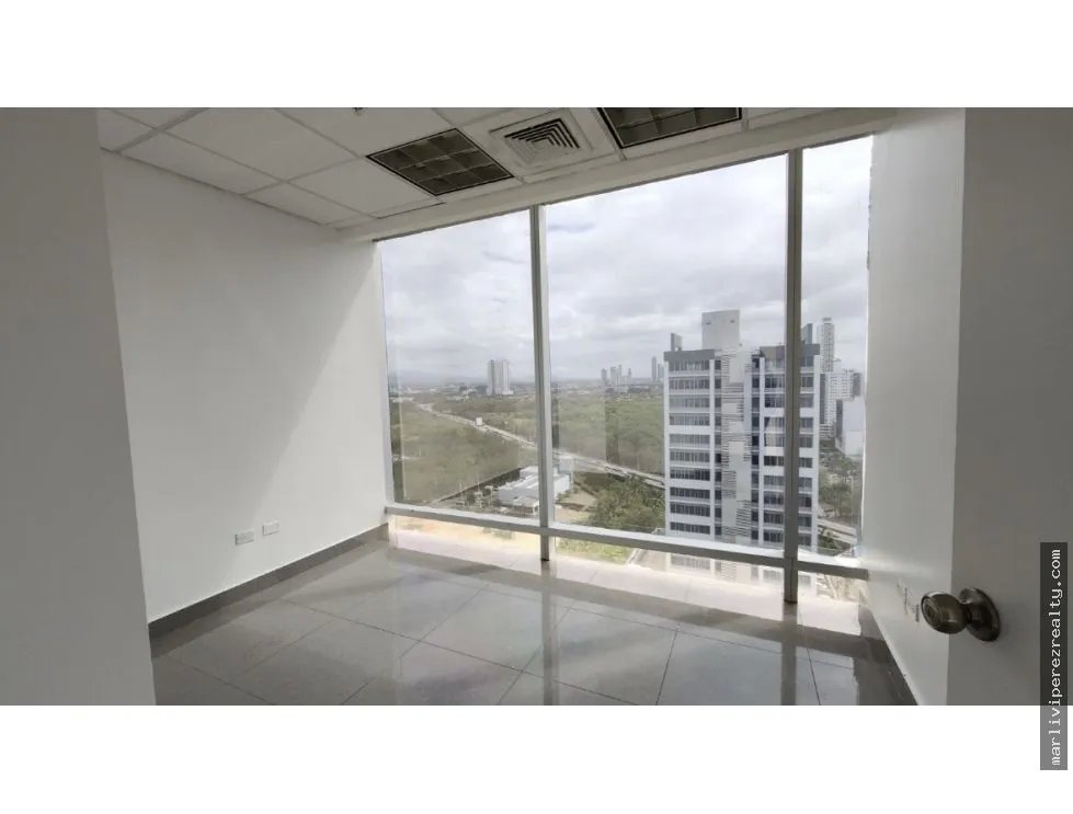 Office for rent in Costa del Este
