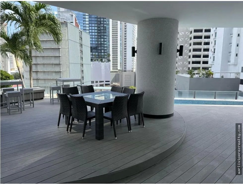 Apartamento en Alquiler Amoblado Avenida Balboa