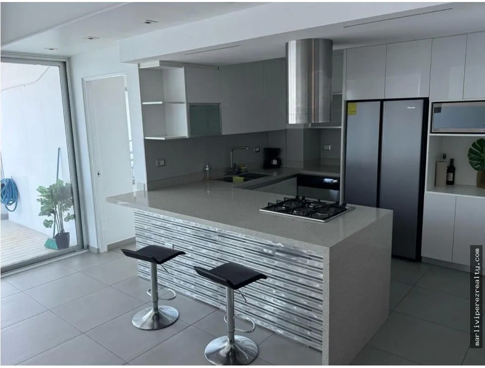 Apartamento en Alquiler Amoblado Avenida Balboa