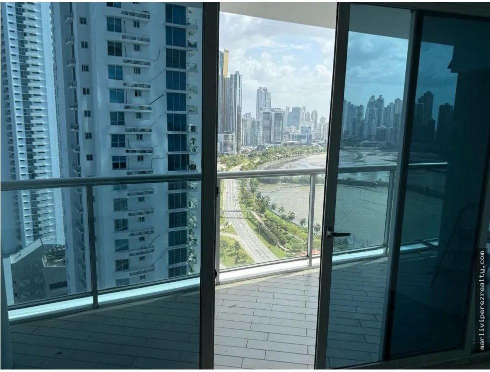 Apartamento en Alquiler Amoblado Avenida Balboa