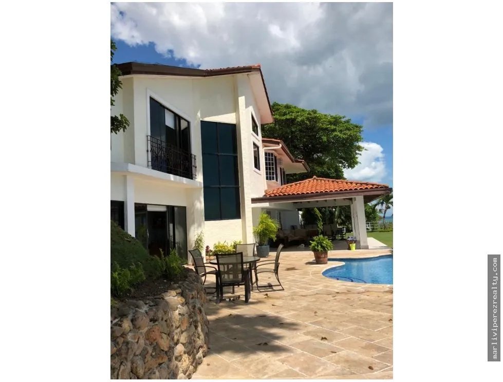 Alquiler de Residencia en Costa Esmeralda