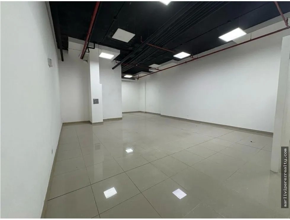 Alquiler de local comercial en Vía Porras