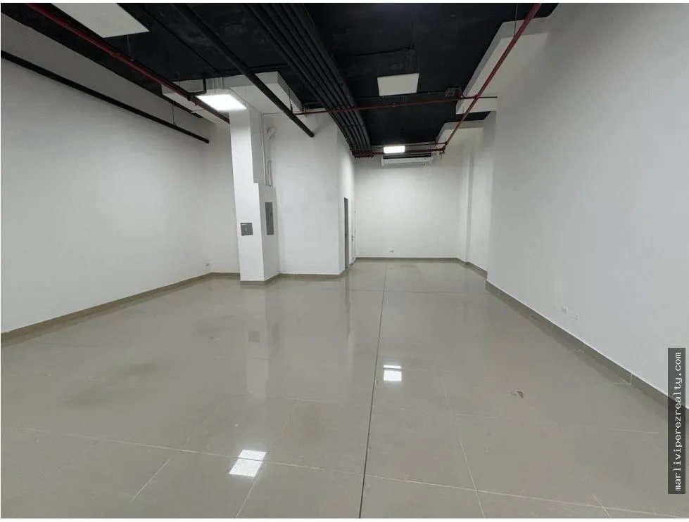 Alquiler de local comercial en Vía Porras