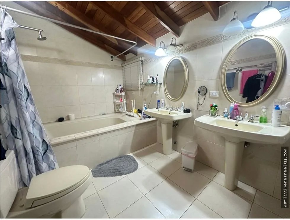 Venta de Casa  en La Alameda