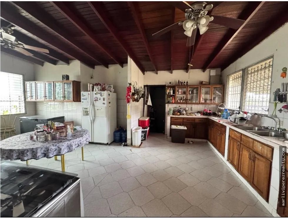 Venta de Residencia con potencial comercial en Las Cumbres