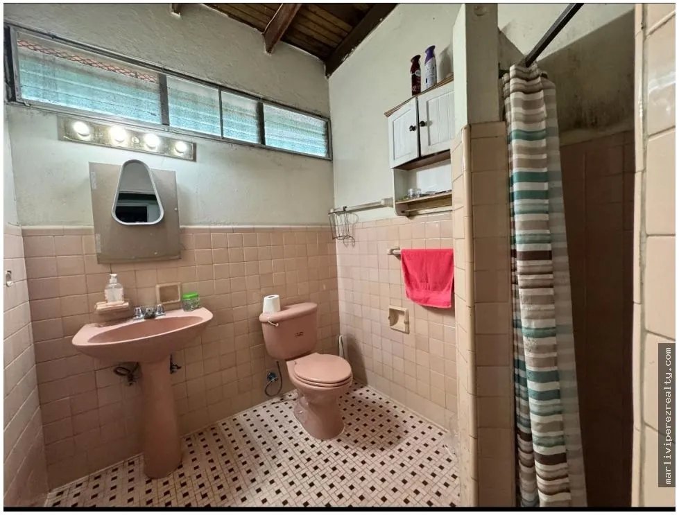 Venta de Residencia con potencial comercial en Las Cumbres
