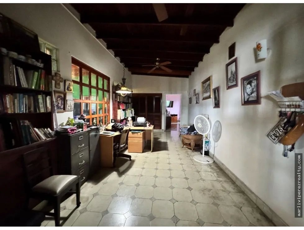 Venta de Residencia con potencial comercial en Las Cumbres