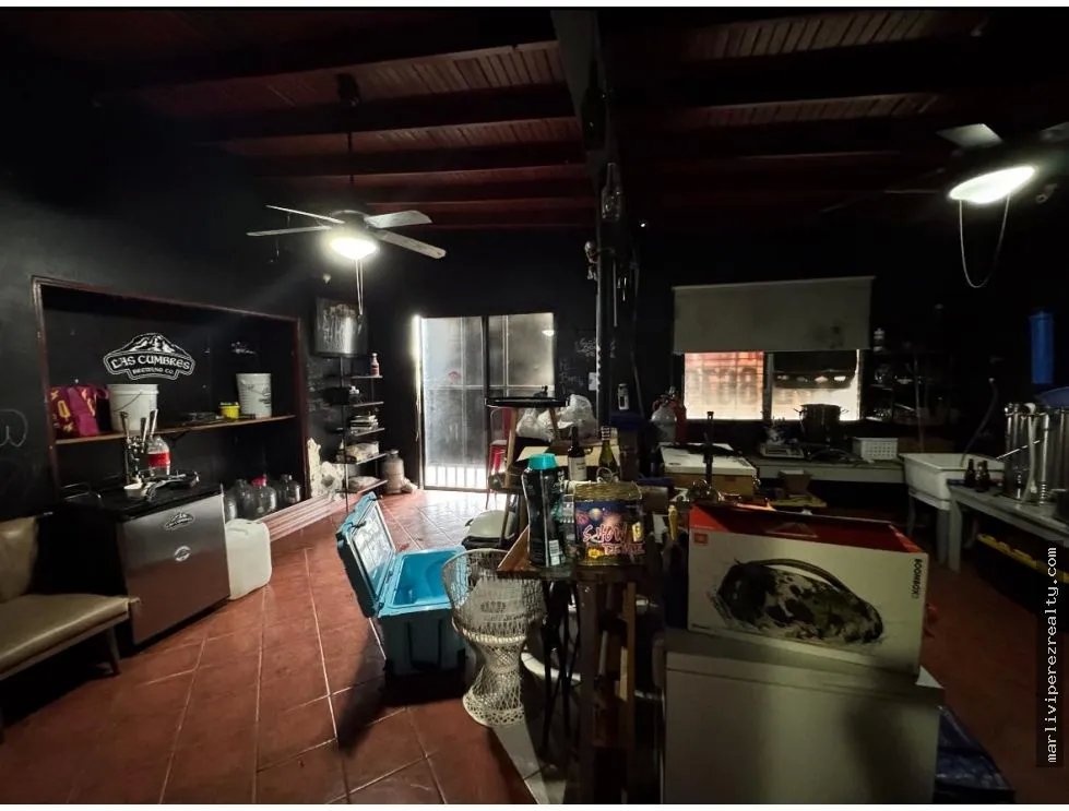 Venta de Residencia con potencial comercial en Las Cumbres