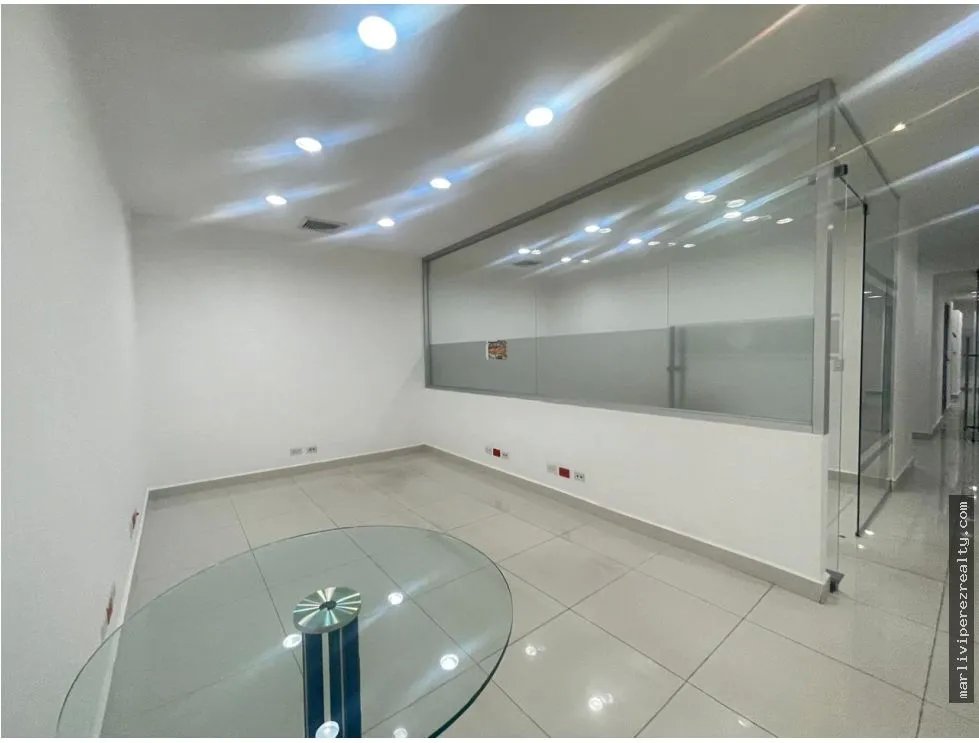 Office for rent in Via Espana
