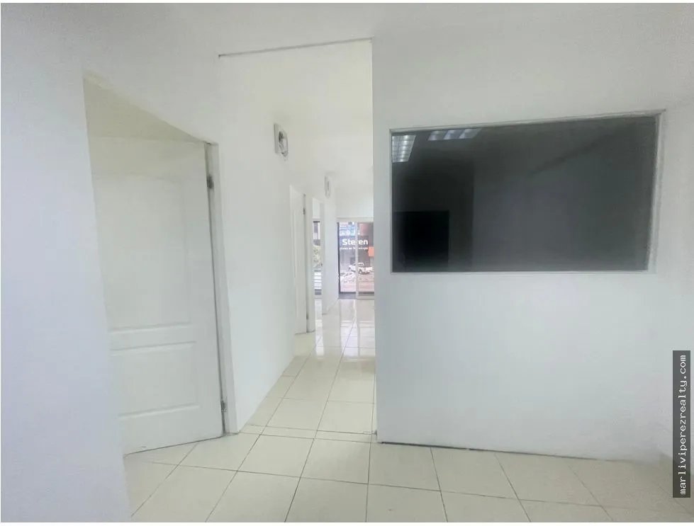 Commercial Space for rent in Via Espana