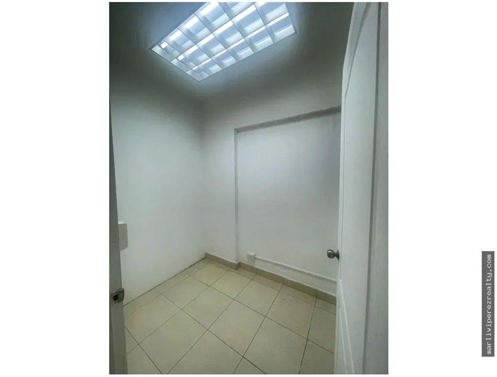 Commercial Space for rent in Via Espana