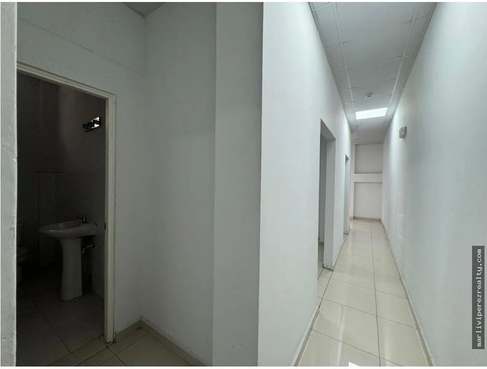 Venta de Plaza Comercial en Parque Lefevre