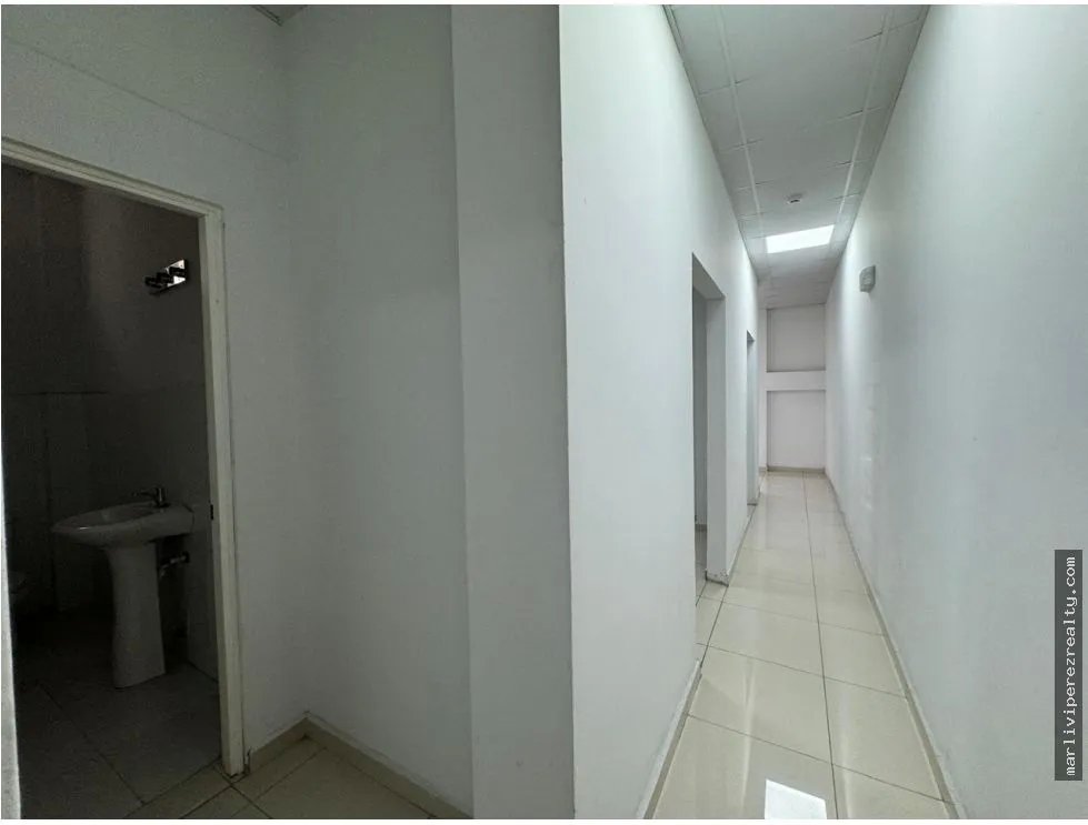 Venta de Plaza Comercial en Parque Lefevre