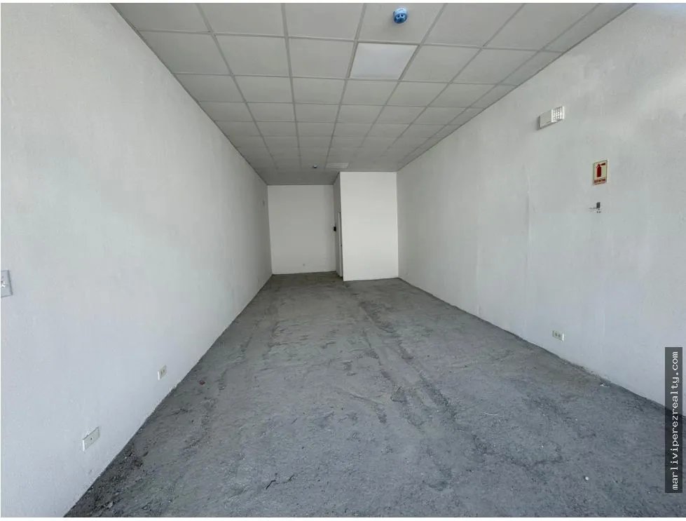 Venta de Plaza Comercial en Parque Lefevre