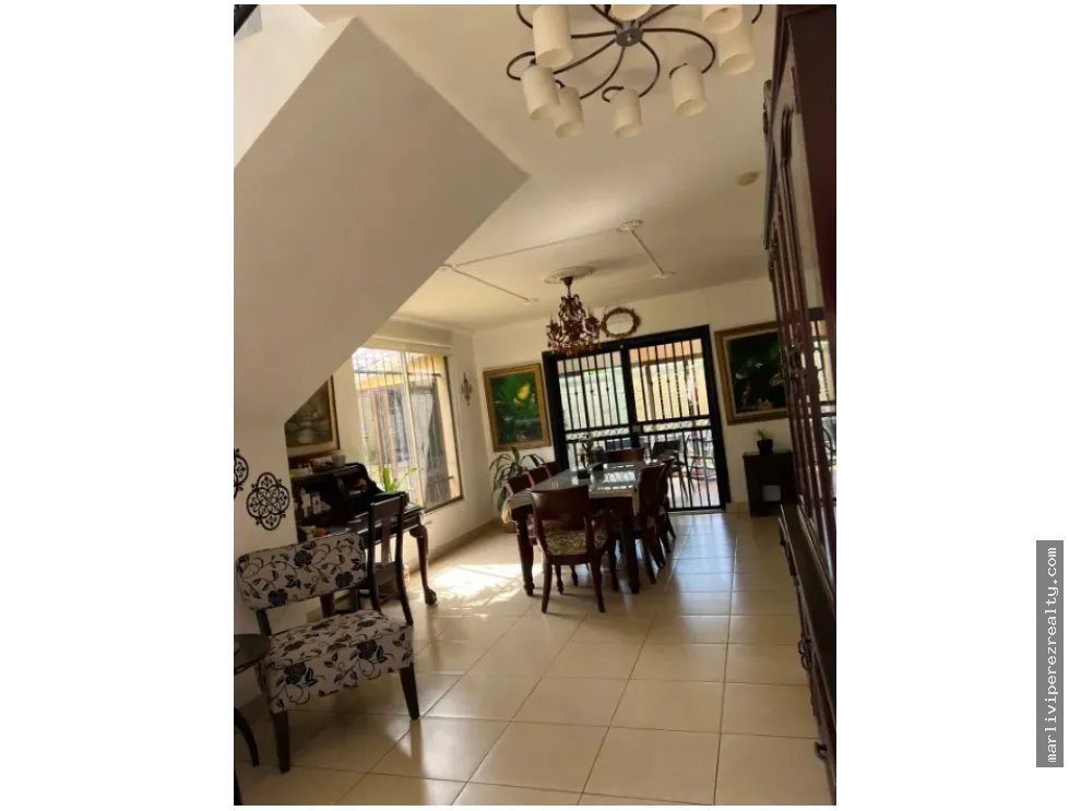 Venta de Residencia Paseo Dorado