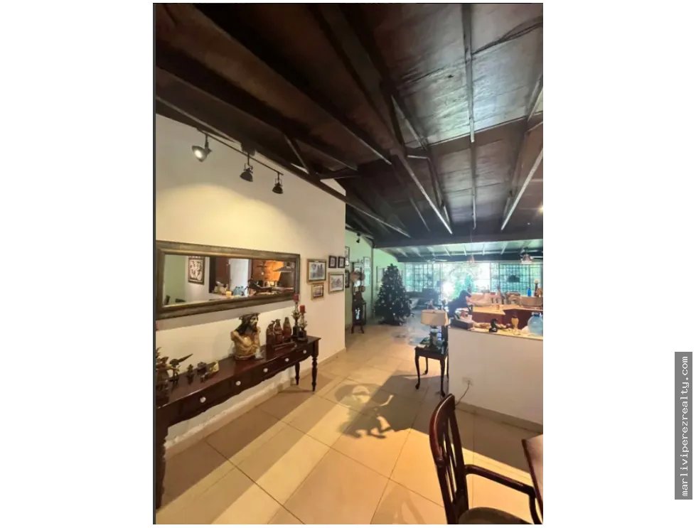 Venta de Residencia Llanos de Curundú