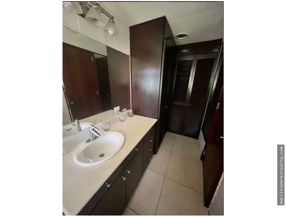 Venta de Residencia Llanos de Curundú