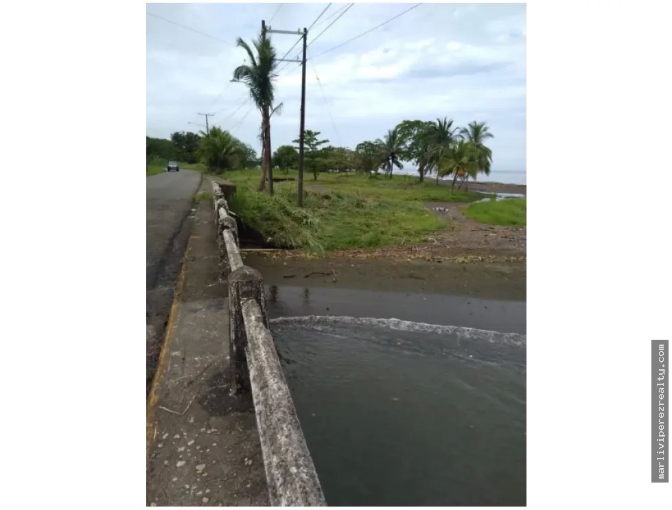 Venta de Terreno (Playa) Colon