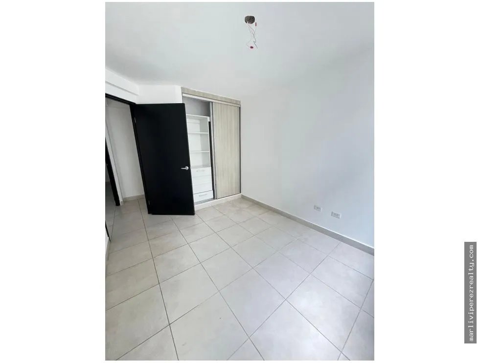 Apartment for sale in Edison Park