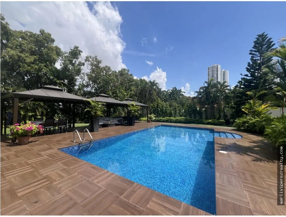 Single Family House for sale in Altos del Golf