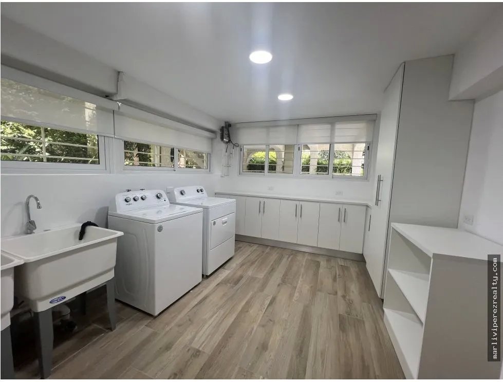 Single Family House for sale in Altos del Golf