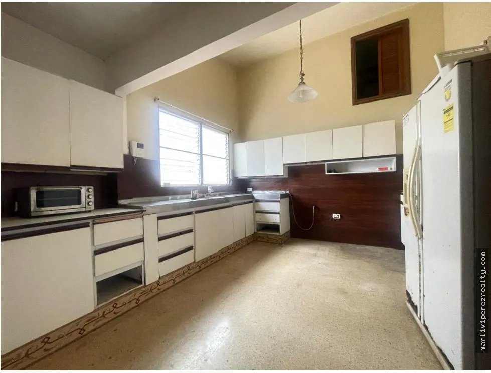 Venta de Residencial en Club X, El Ingenio, para Negocio / Hostal