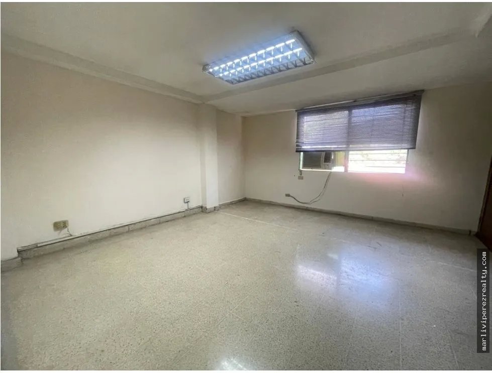 Venta de Residencial en Club X, El Ingenio, para Negocio / Hostal