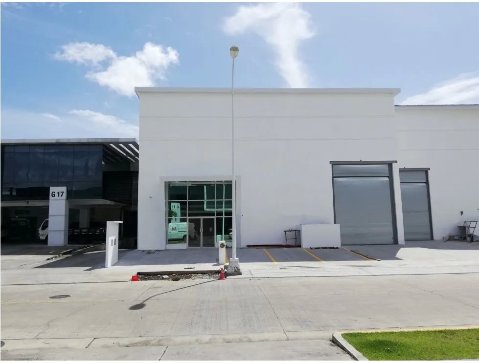 Ofibodega o Bodega para venta en Panamá Viejo ideal para inversión