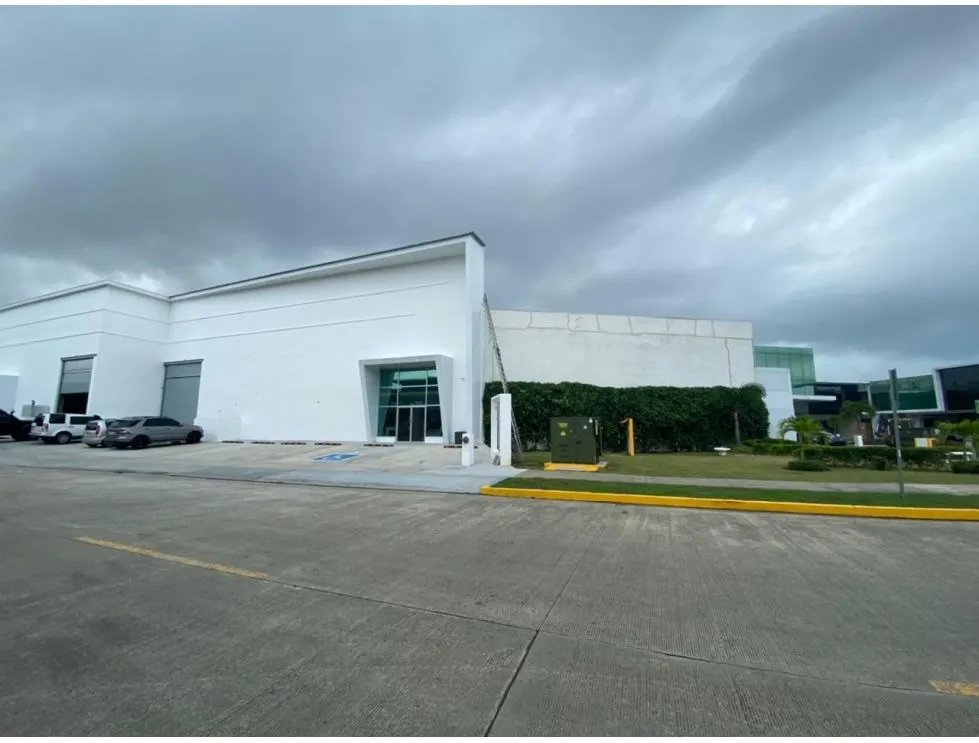 Ofibodega o Bodega para venta en Panamá Viejo ideal para inversión