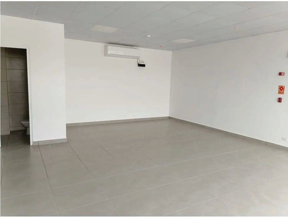 Venta de bodega en Panamá Viejo céntricas para inversión