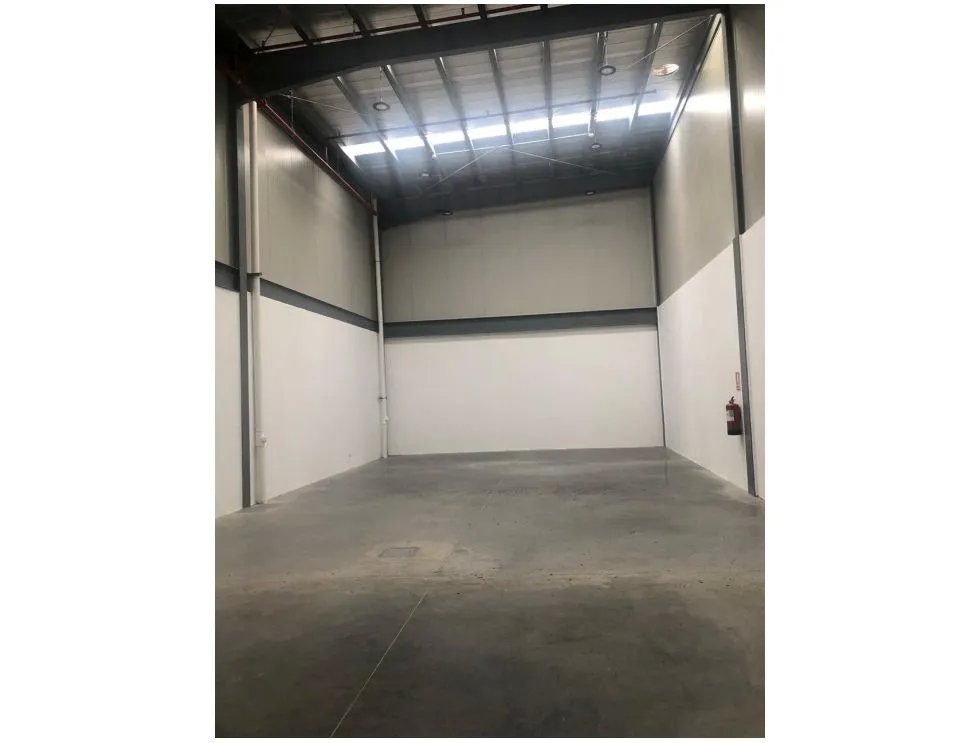 Venta de bodega en Panamá Viejo céntricas para inversión