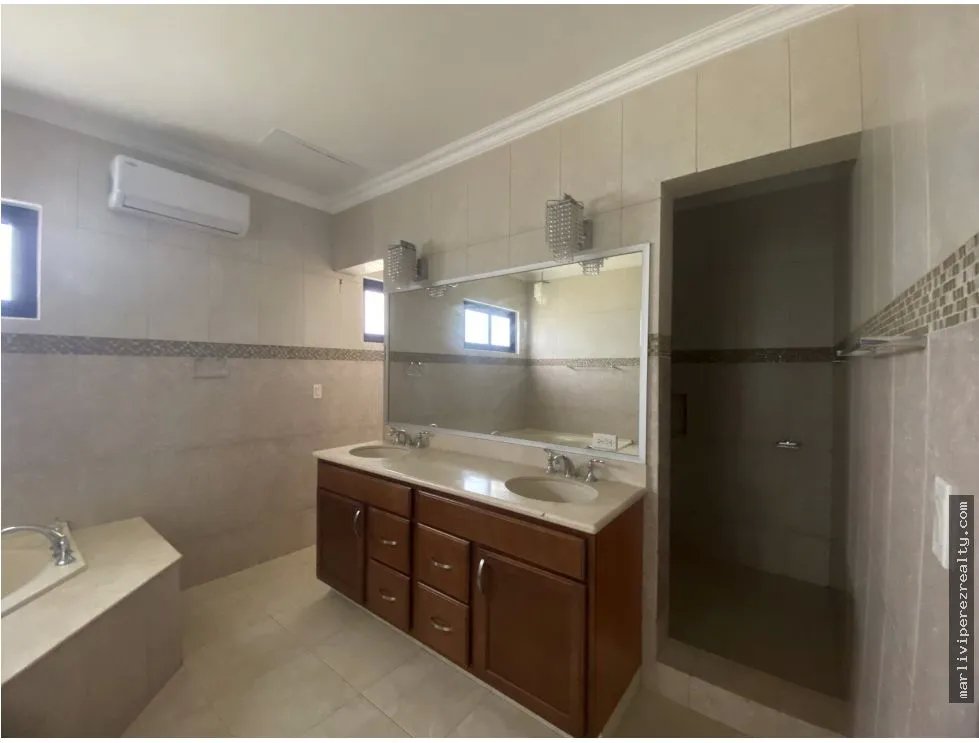 Venta de Residencia en Costa Del Este