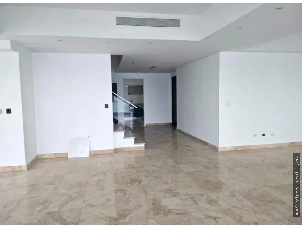 Penthouse for sale in Costa del Este