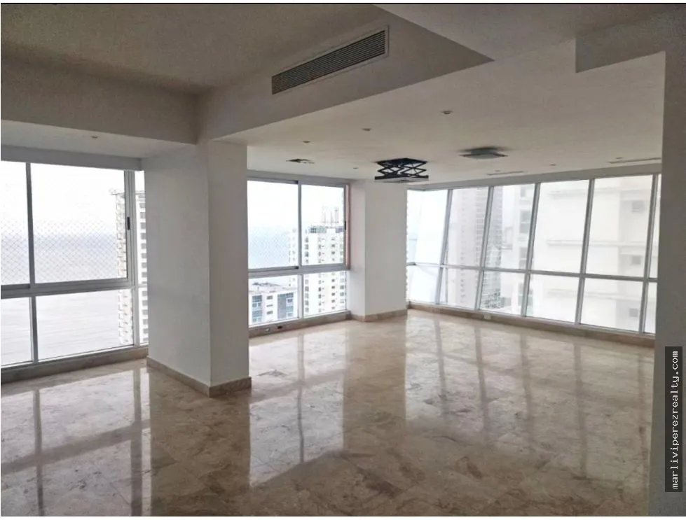 Penthouse for sale in Costa del Este