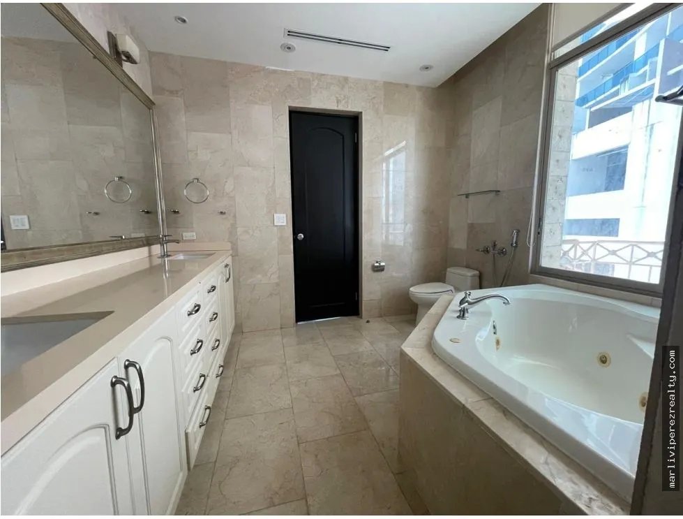 Apartment for sale in Punta Pacifica