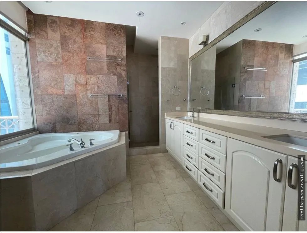 Apartment for sale in Punta Pacifica
