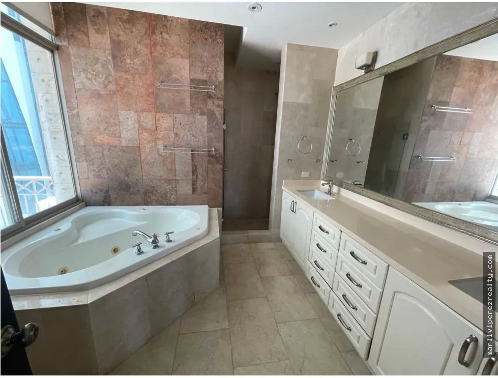 Apartment for sale in Punta Pacifica