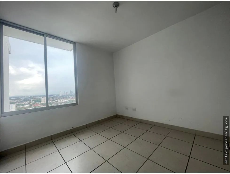 Venta de apartamento en Parque Lefevre
