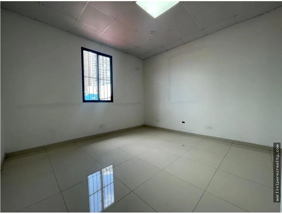 Venta de Plaza Comercial en Ernesto T. Lefevre