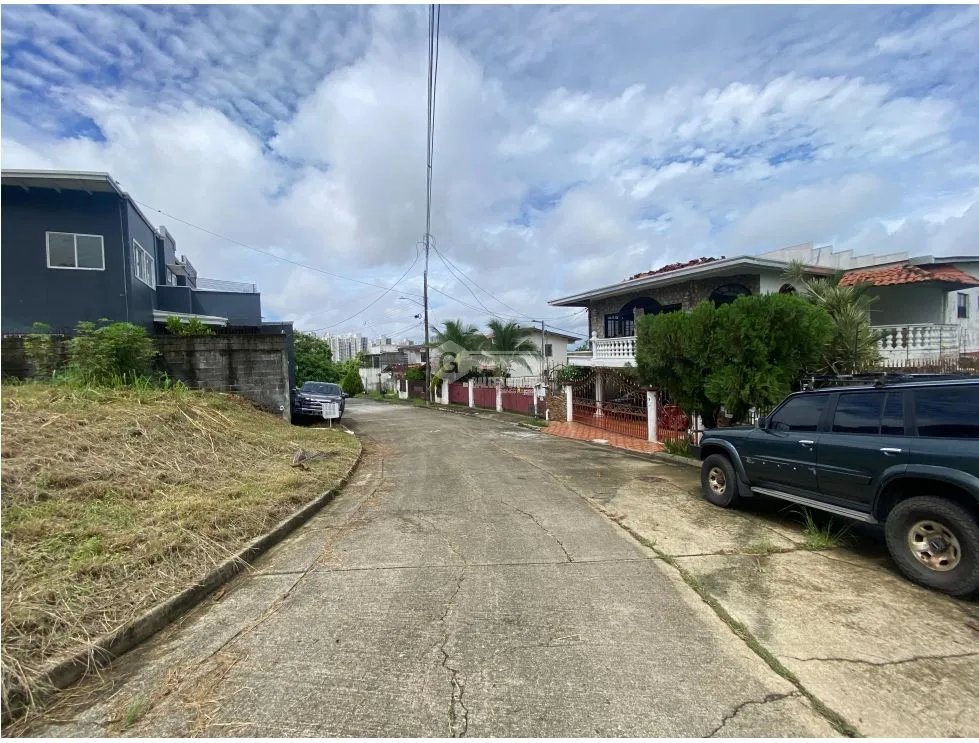 Building Lot for sale in Altos de Santa Maria