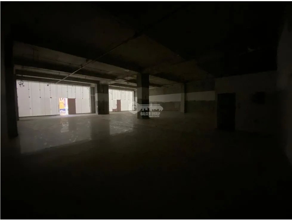 LOCAL / ARRAIJAN / WESTLAND MALL / 50M / COMERCIAL / PLANTA BAJA