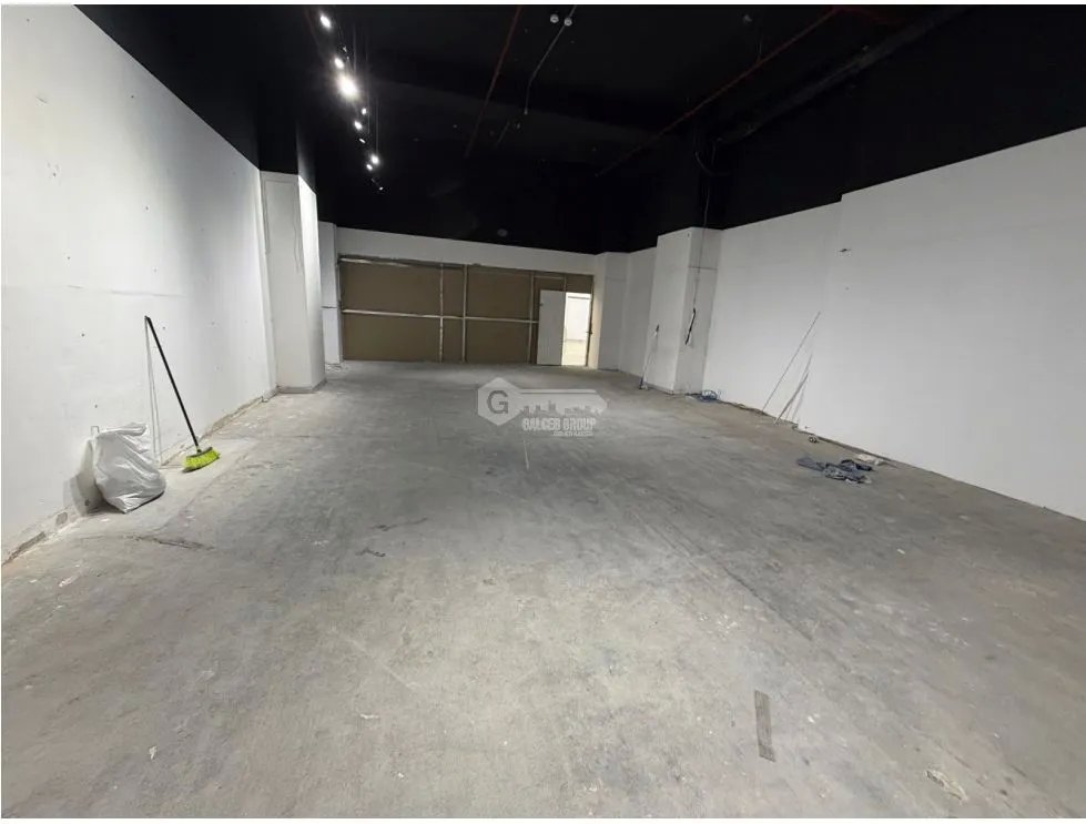 LOCAL / ARRAIJAN / WESTLAND MALL / 131M / COMERCIAL / PLANTA BAJA