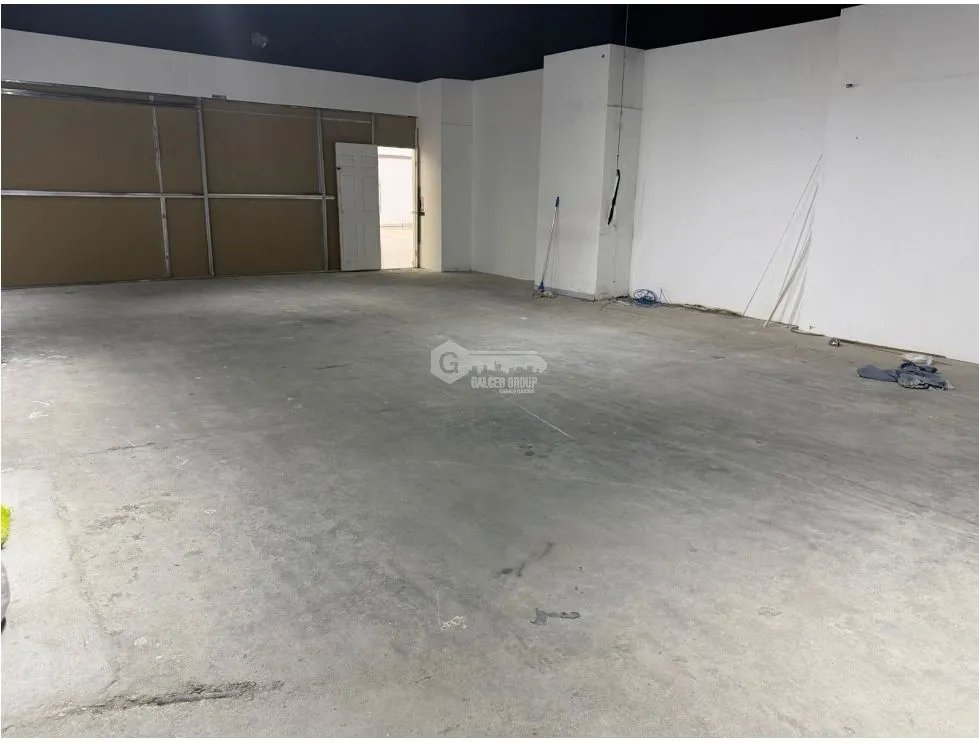 WESTLAND MALL / 160M / PLATA BAJA COMERCIAL / CERCA A  ENTRADA 1