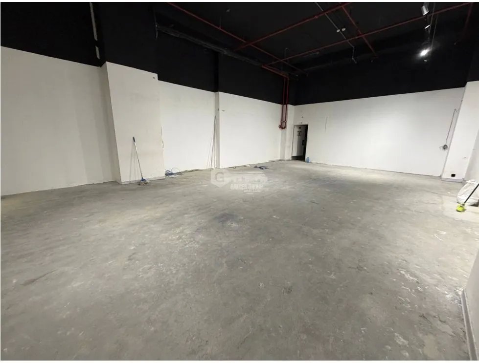 WESTLAND MALL / 160M / PLATA BAJA COMERCIAL / CERCA A  ENTRADA 1
