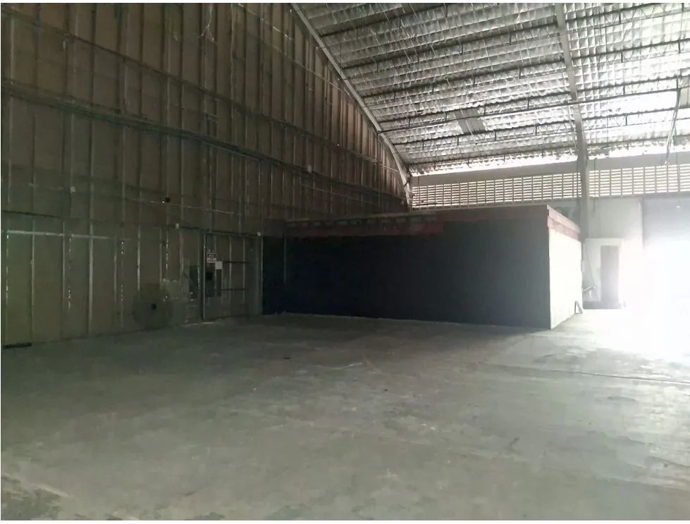 Alquiler de Bodega con anden en Transistmica | 700m2